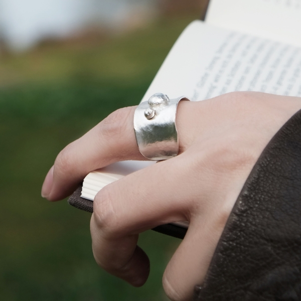 Moon Ring Hover